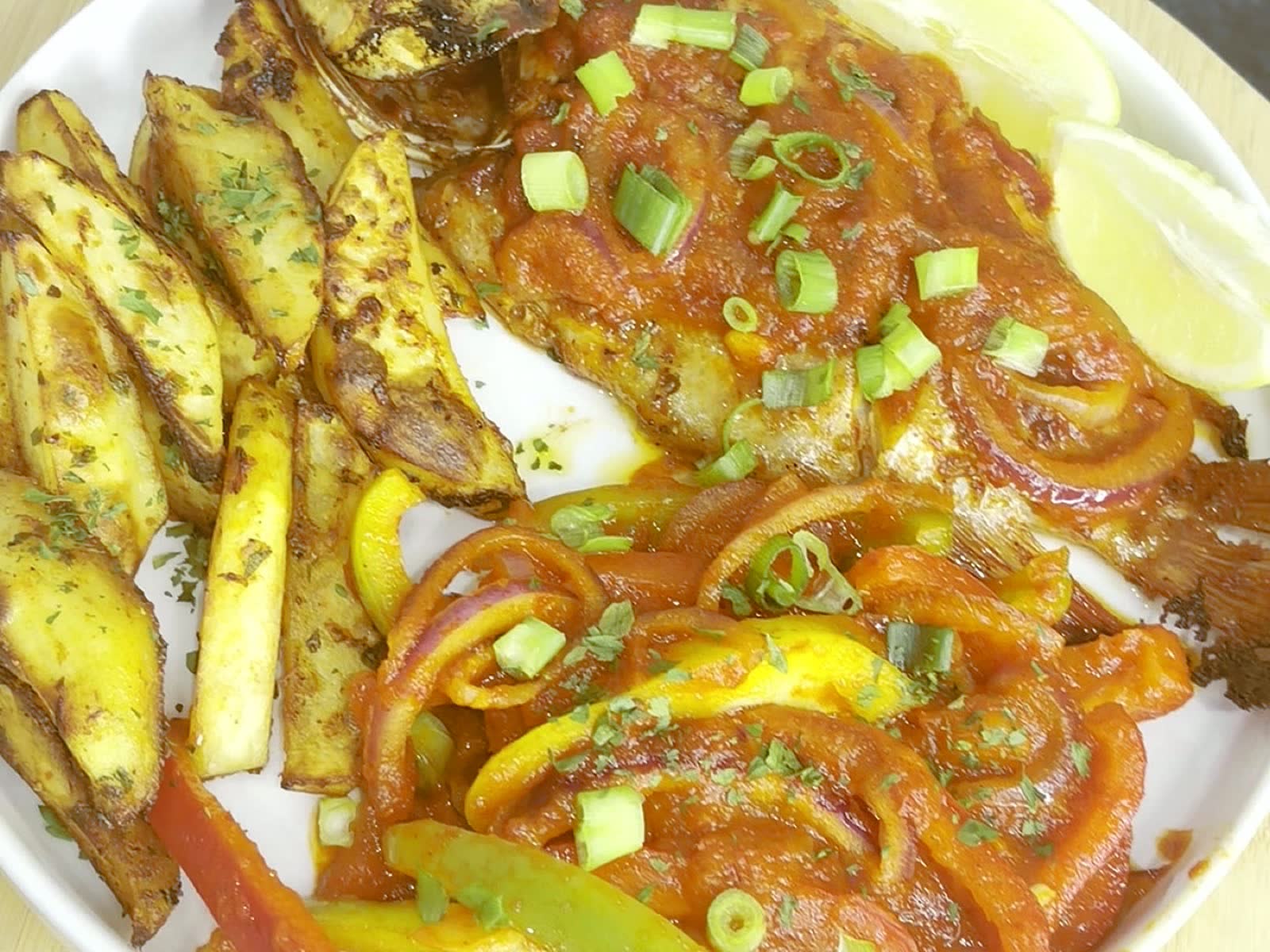 Grilled fish with wedges